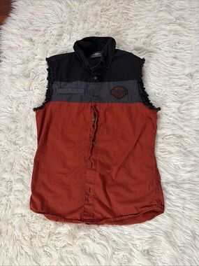 Harley-Davidson Black and Rust Red Sleeveless Button-Front Shirt